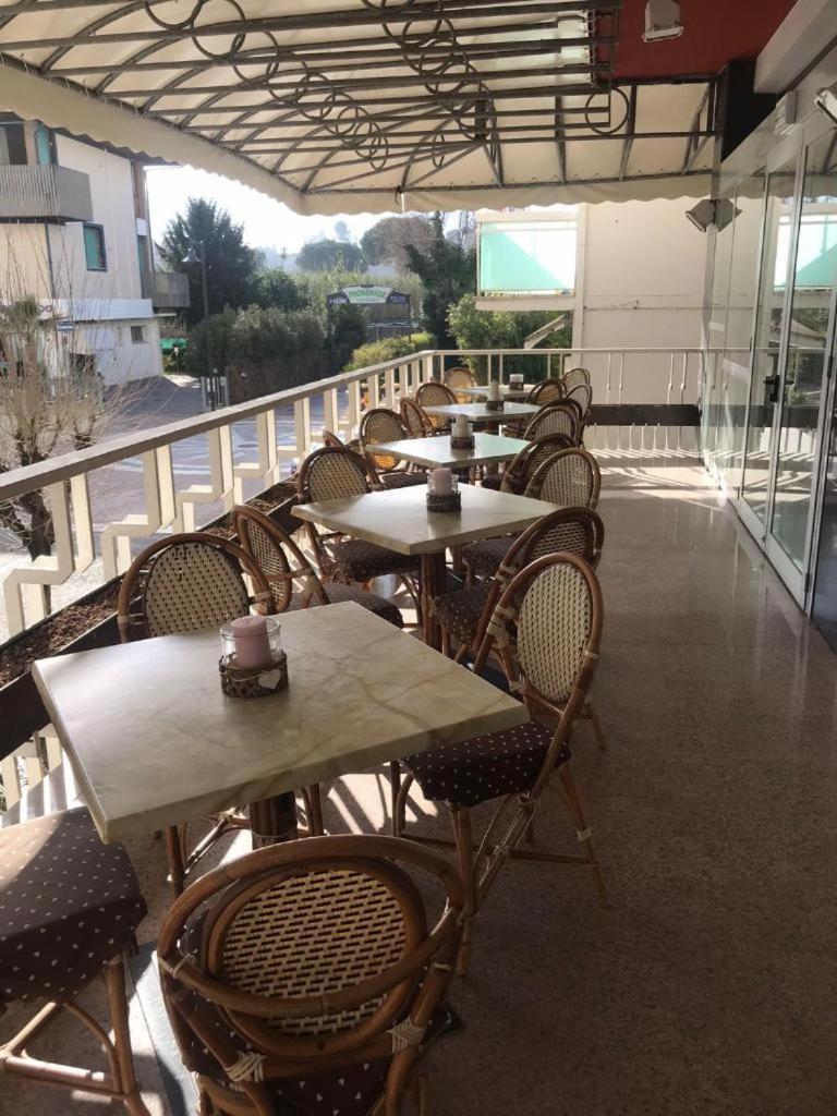 Hotel Riviera Nuova Gestione Каттолика Экстерьер фото