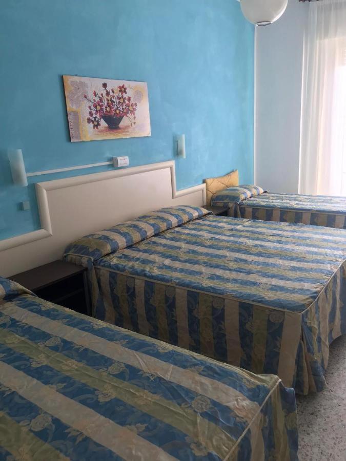 Hotel Riviera Nuova Gestione Каттолика Экстерьер фото