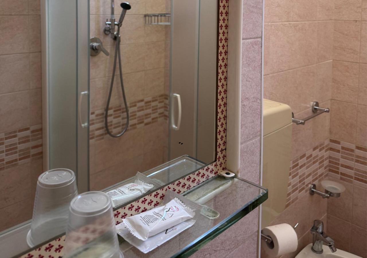 Hotel Riviera Nuova Gestione Каттолика Экстерьер фото