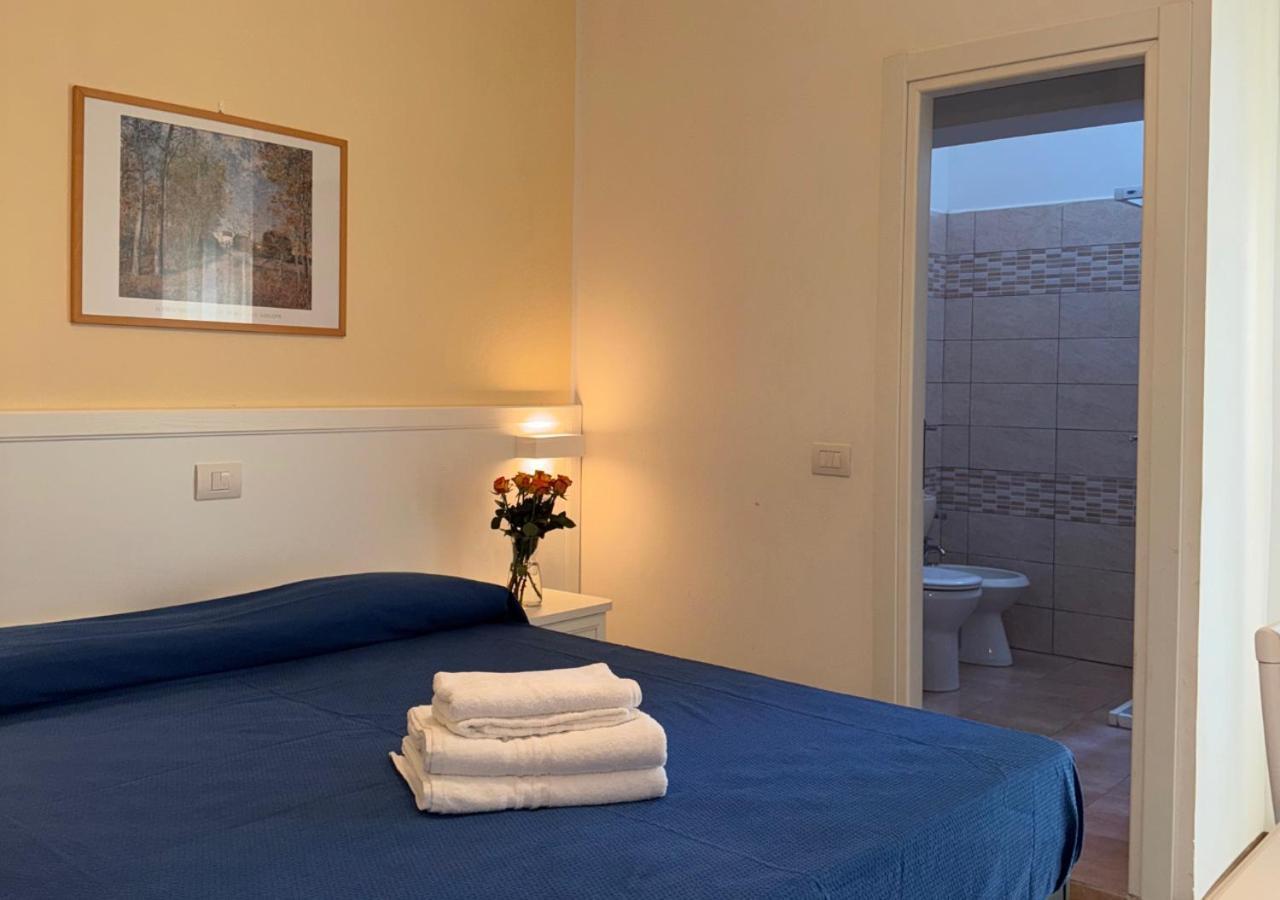 Hotel Riviera Nuova Gestione Каттолика Экстерьер фото