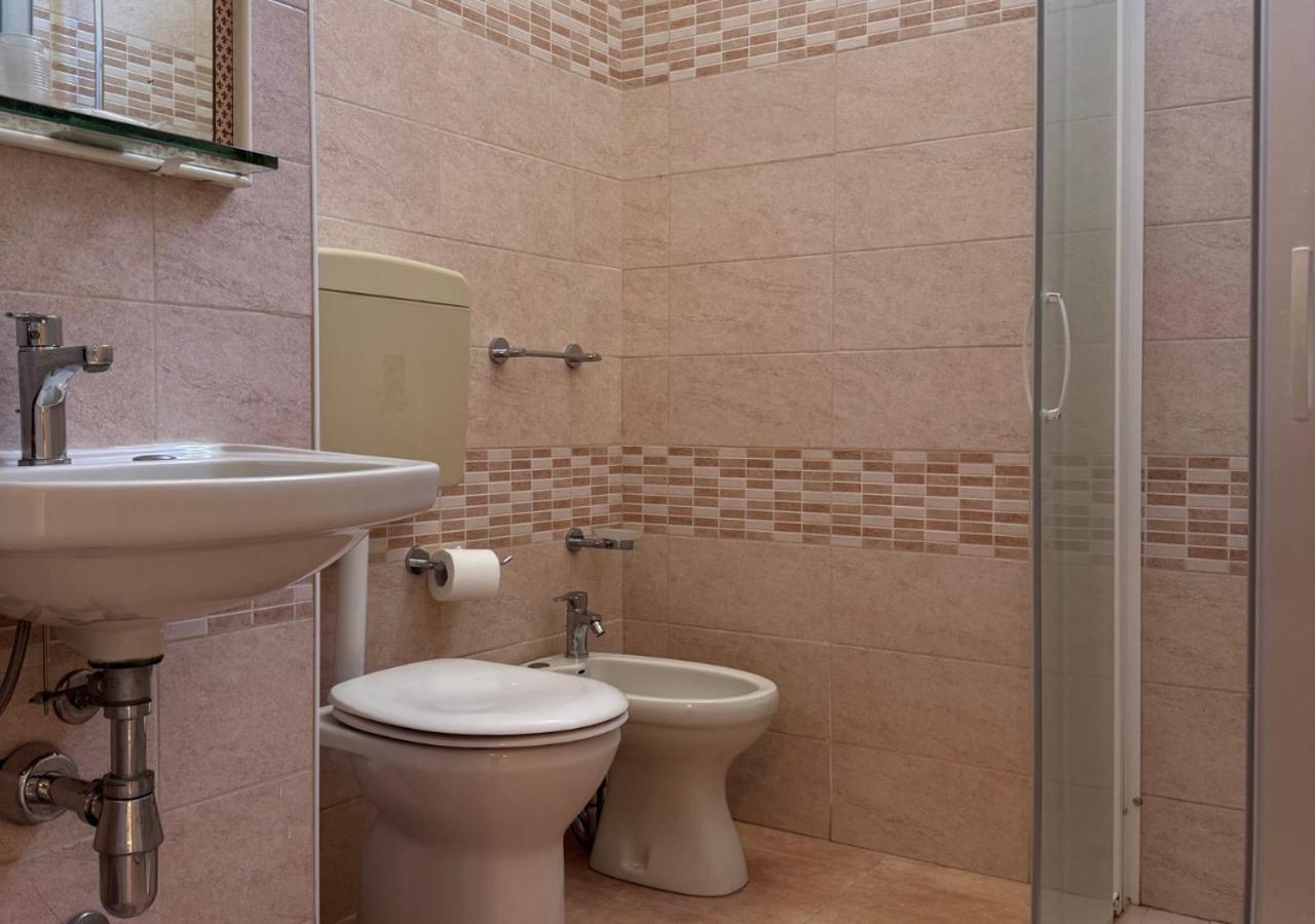 Hotel Riviera Nuova Gestione Каттолика Экстерьер фото