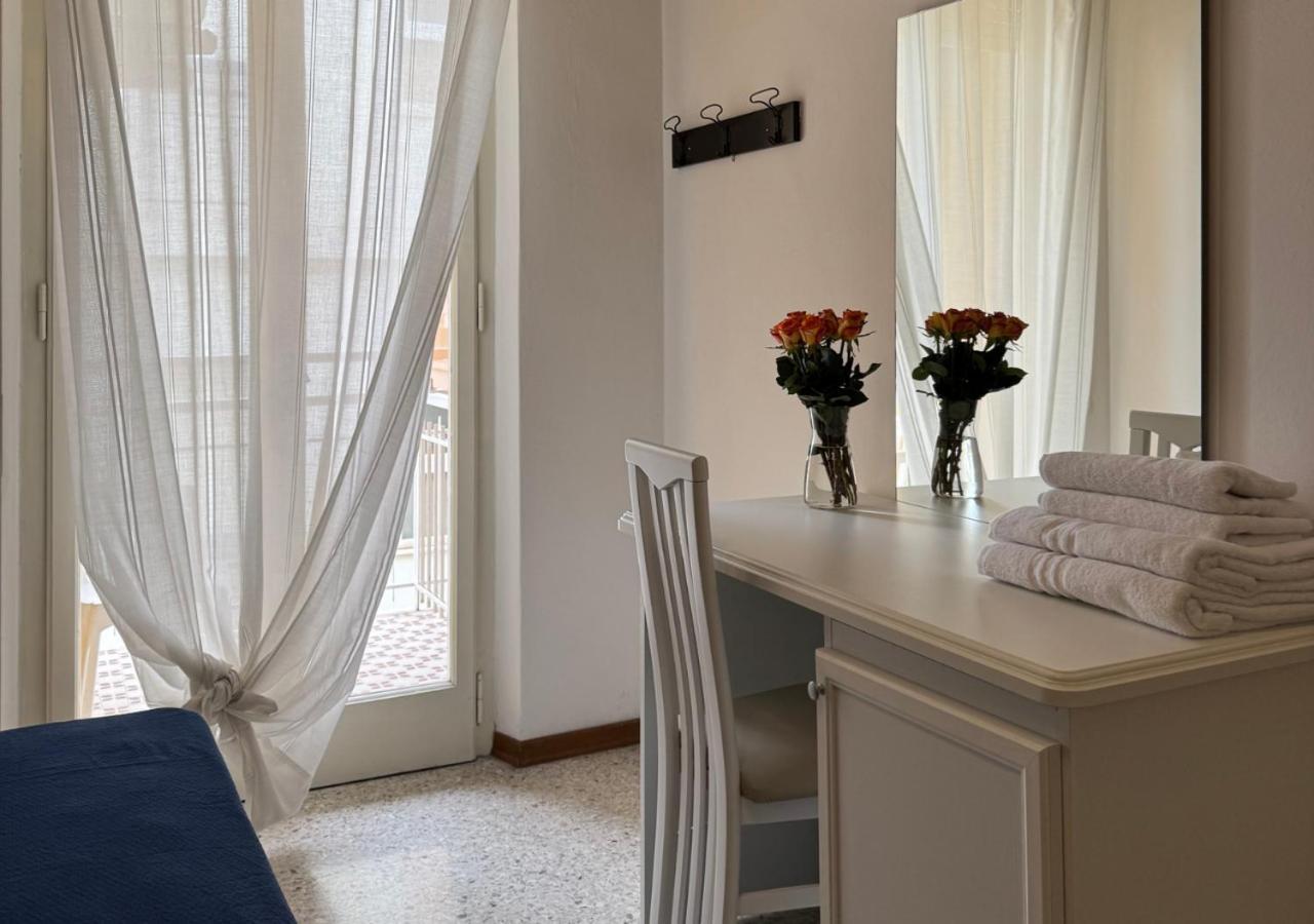 Hotel Riviera Nuova Gestione Каттолика Экстерьер фото