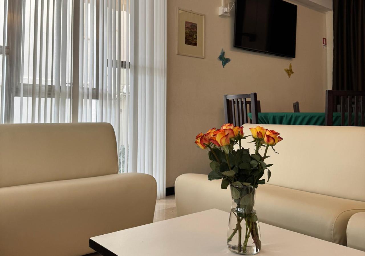 Hotel Riviera Nuova Gestione Каттолика Экстерьер фото